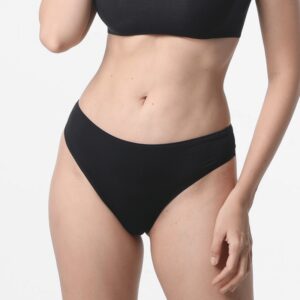 Schwarze Damenstring aus Micro Modal mit flachen Nähten, Ollies Fashion.
