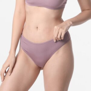 Damenstring in Aubergine mit flachen Nähten aus Tencel Micro Modal