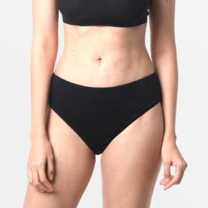 Nachhaltiger schwarzer Bikini-Slip von Ollies Fashion, hergestellt aus Micro Modal.